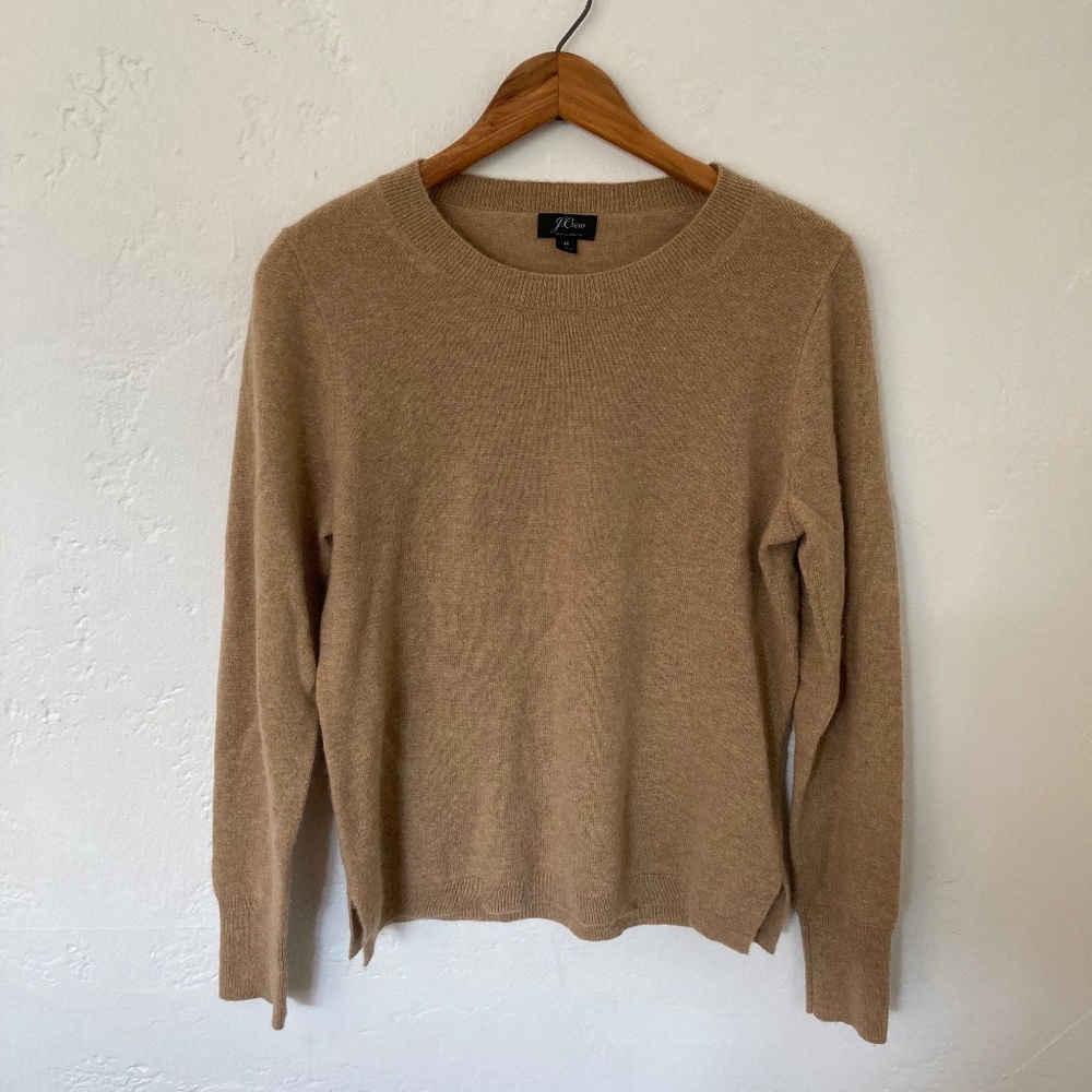 J Crew camel everyday 100% cashmere crewneck sweater size Medium.